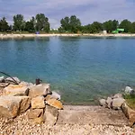 Exkluzivna Na Slnecnych Jazerach Prázdninový dům Senec