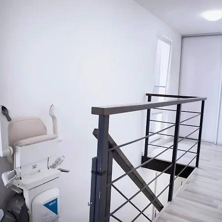 Exkluzivna Na Slnecnych Jazerach Feriehus